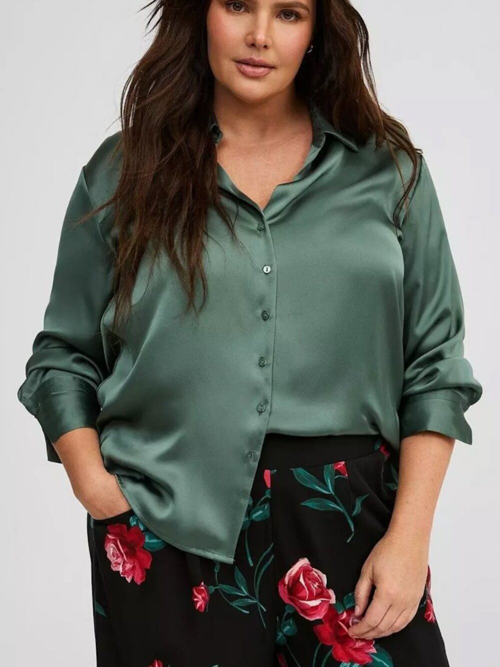 NEW NWT TORRID 2 Plus Size Satin Button Up Long Sleeve Shirt Green V-Neck Work